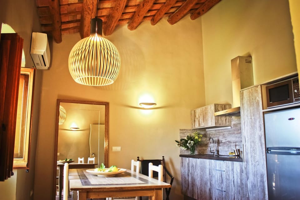 Kitchen or kitchenette, Living room, Photo of the whole room, Dining area, On site