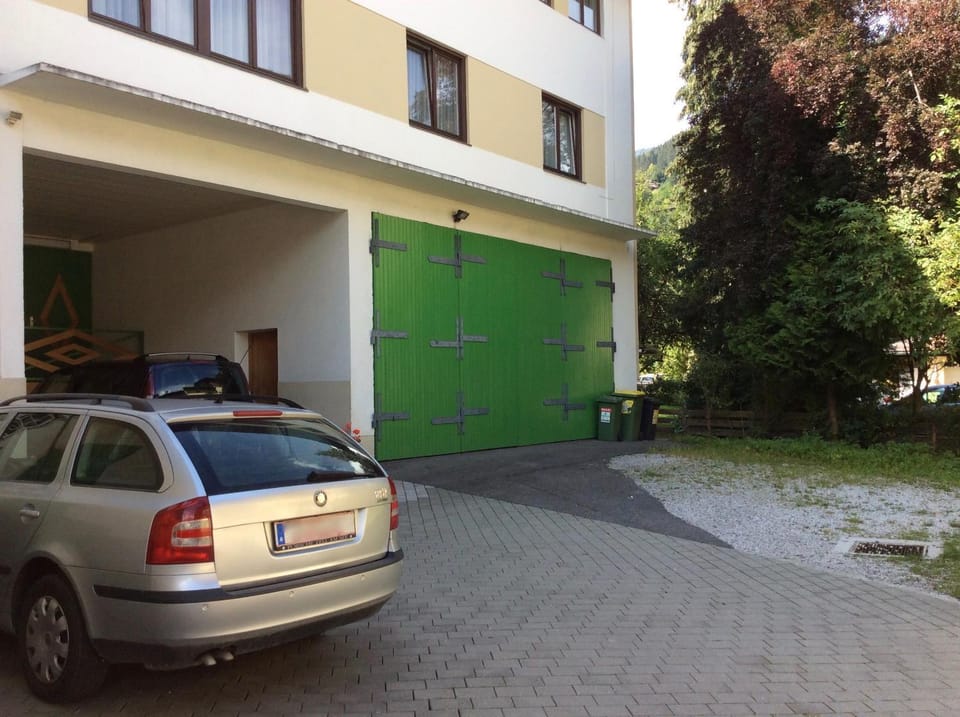Inner courtyard view, Parking