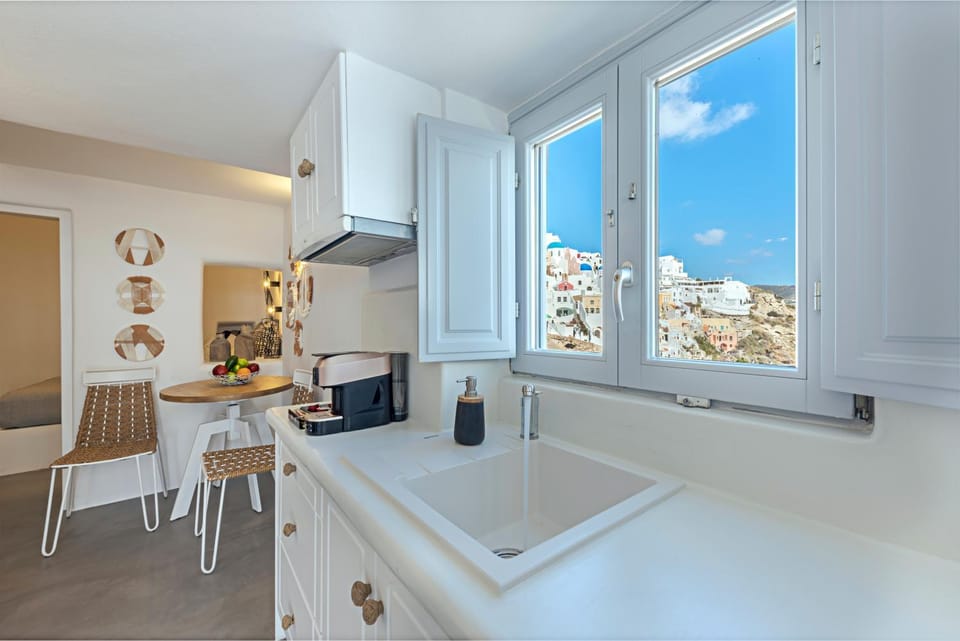 Helianthus Dream Homes Apartment in Oia