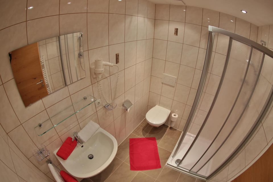 Bathroom, Decorative detail