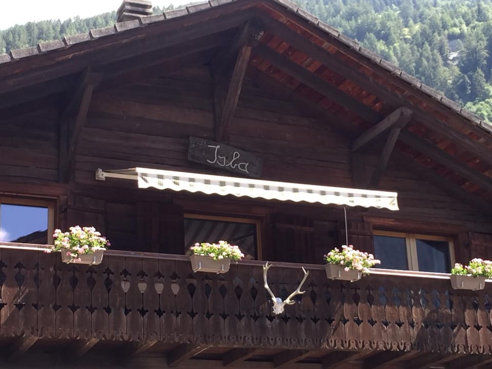 The cosy Isba - Chambre d hôtes - Val de Bagnes - Verbier Bed and Breakfast in Bagnes