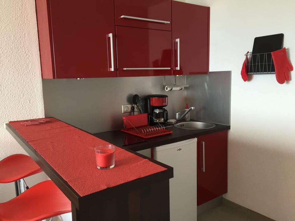 Kitchen or kitchenette, Communal kitchen