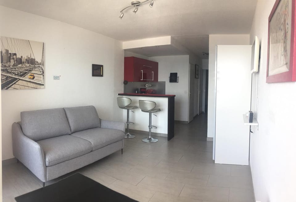 Kitchen or kitchenette, Communal kitchen