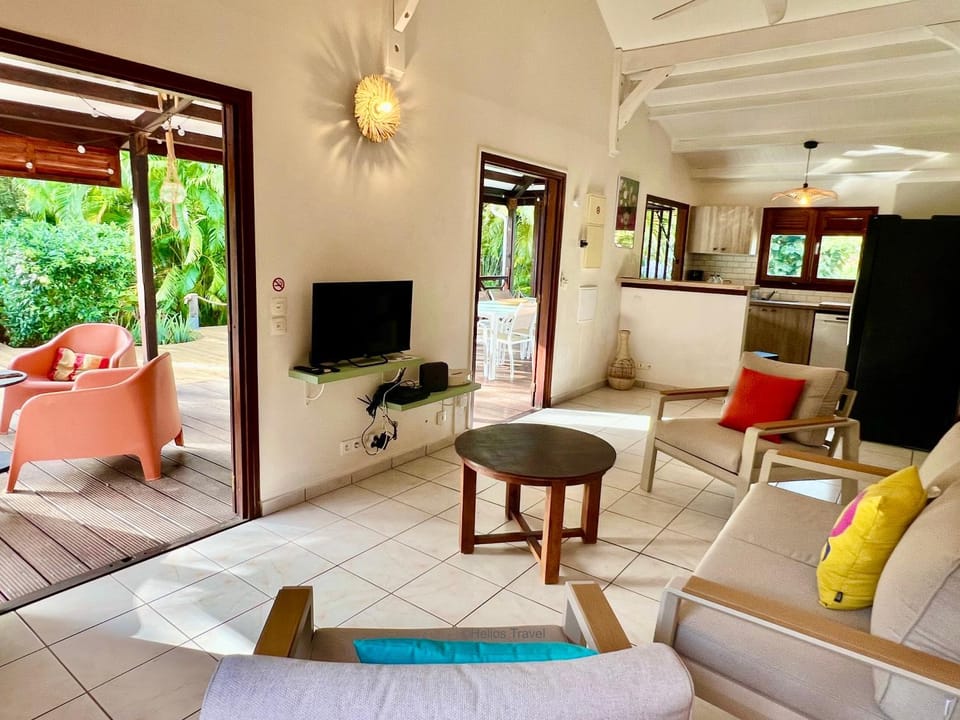 TV and multimedia, Living room, Seating area, dishwasher, kitchen