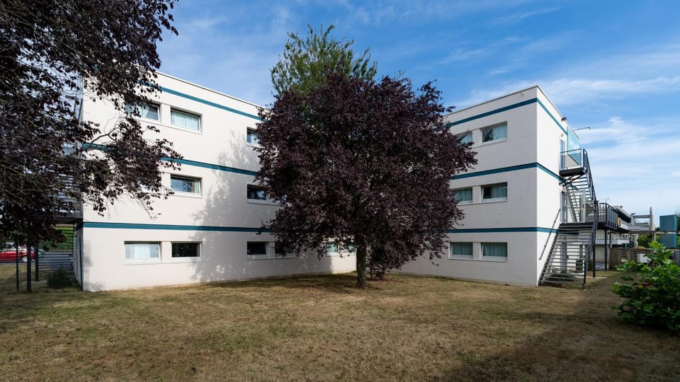 Property building, Spring, Natural landscape, Garden, Garden view