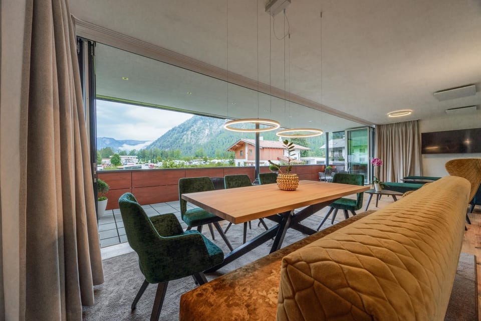 Natural landscape, Living room, Seating area, Dining area, Mountain view