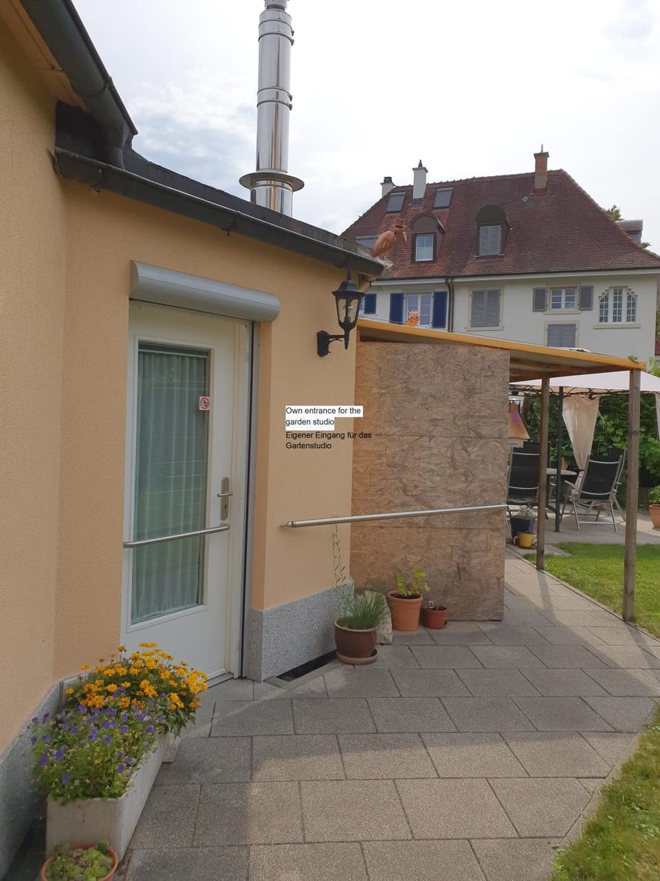 Facade/entrance