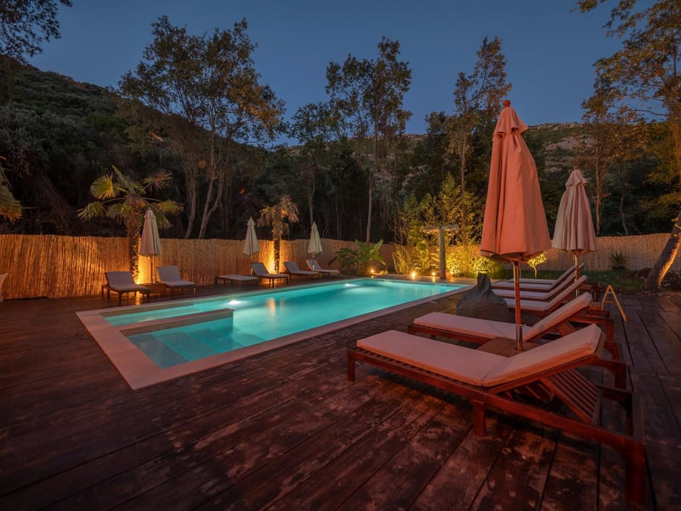 Swimming pool, Swimming pool