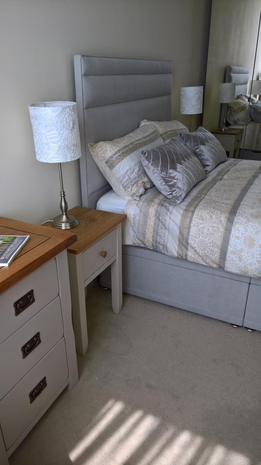 Seating area, bunk bed