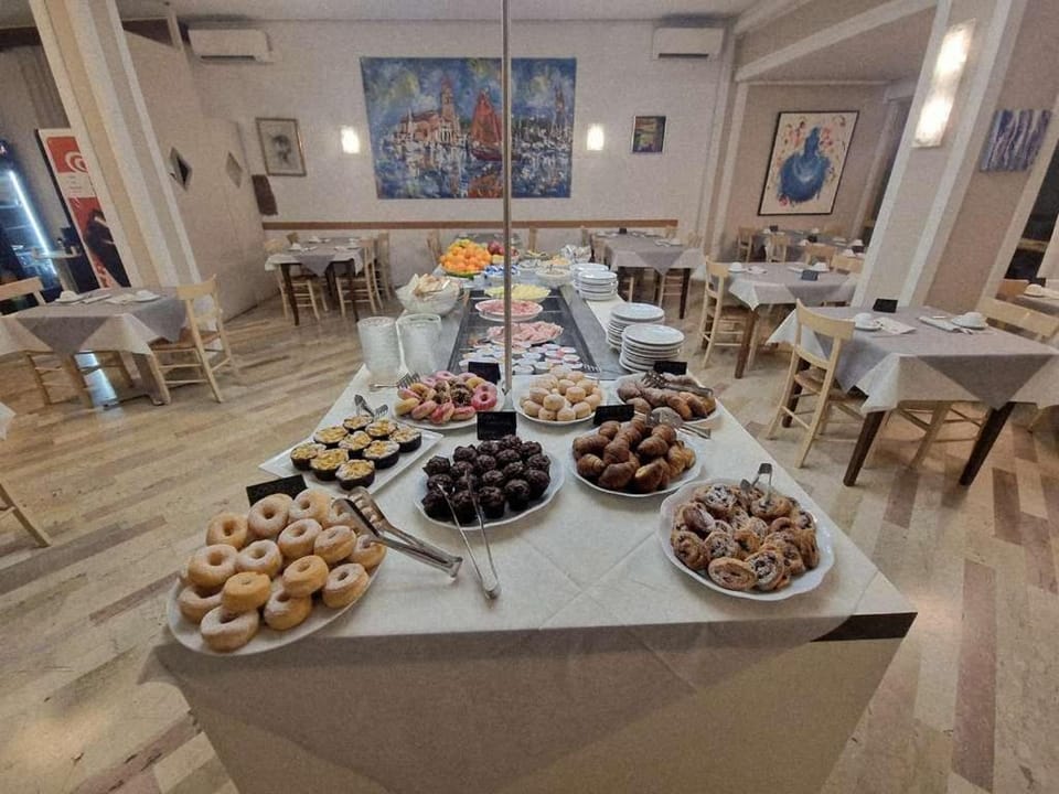 Food, Breakfast, Continental breakfast, Buffet breakfast