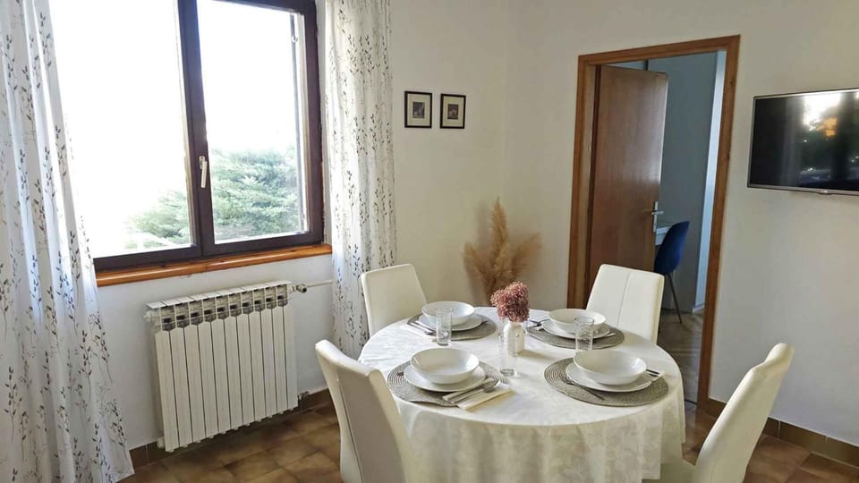 TV and multimedia, Dining area