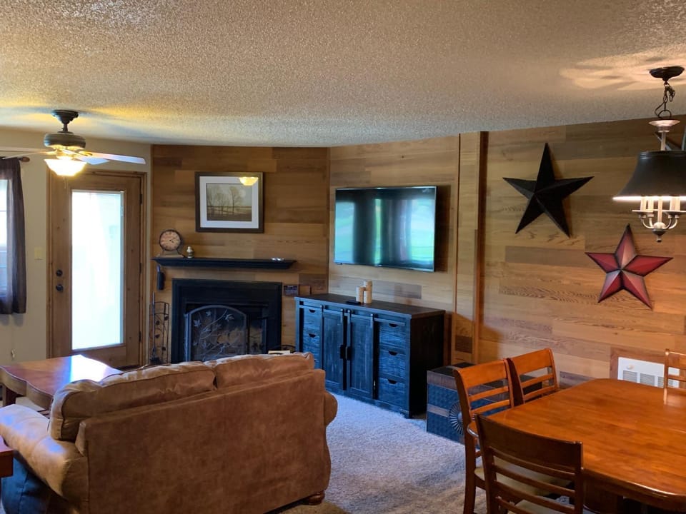 Giant Steps 17 Ski in out Apartment in Brian Head