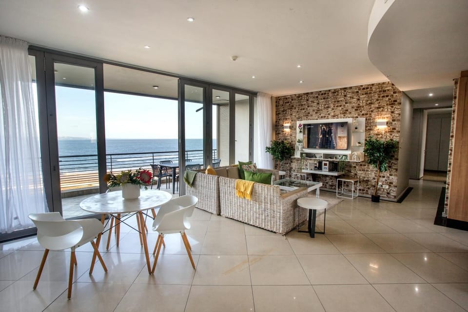Stay at The Point - Magnificent Magical Marvel Apartment in Durban