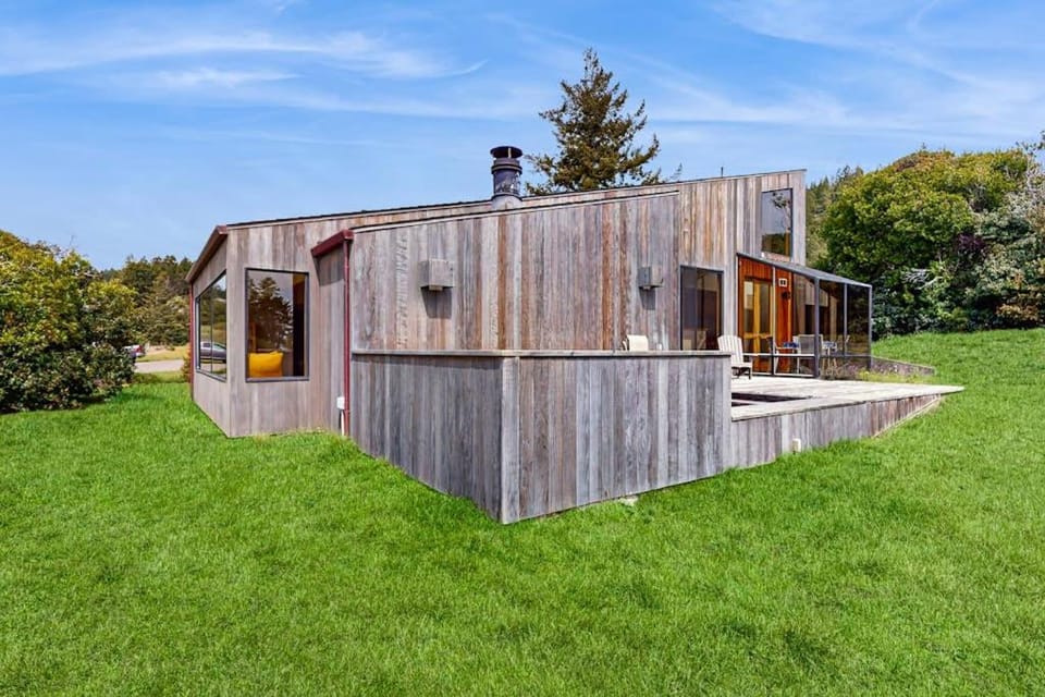 Green Vale Getaway - 2 Bed 2 Bath Vacation home in Sea Ranch House in Sonoma County