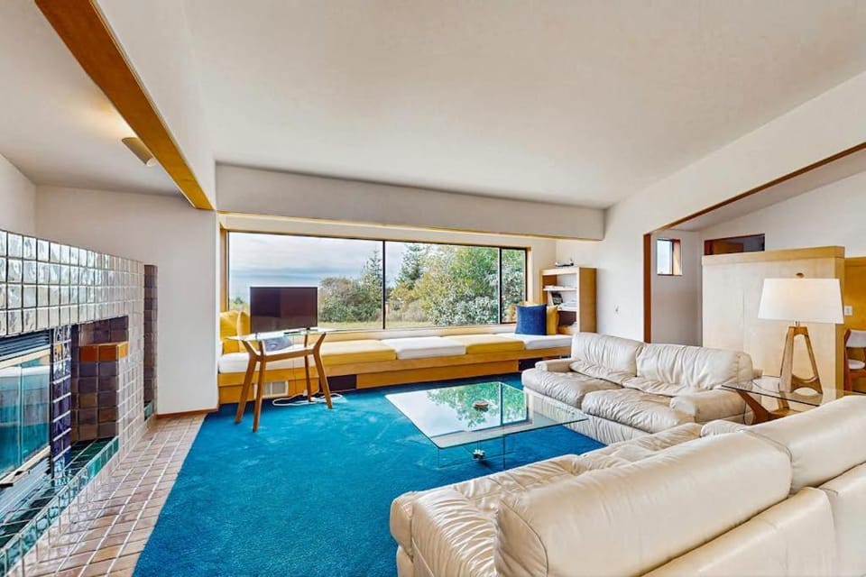 Green Vale Getaway - 2 Bed 2 Bath Vacation home in Sea Ranch House in Sonoma County