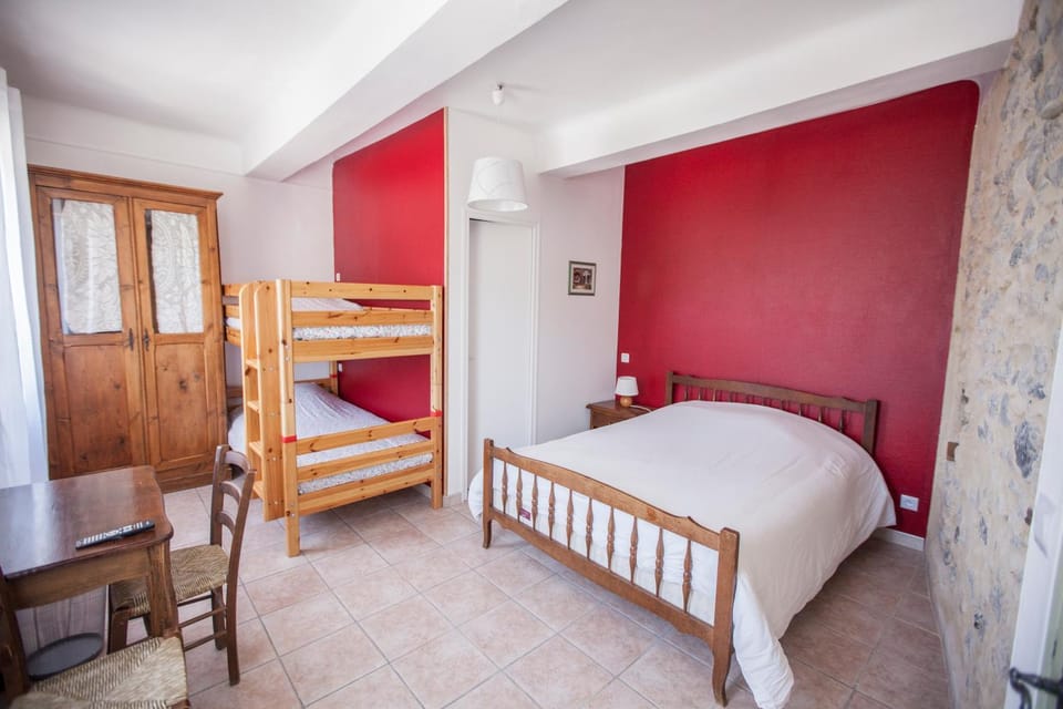 Bed, Photo of the whole room, Bedroom, bunk bed