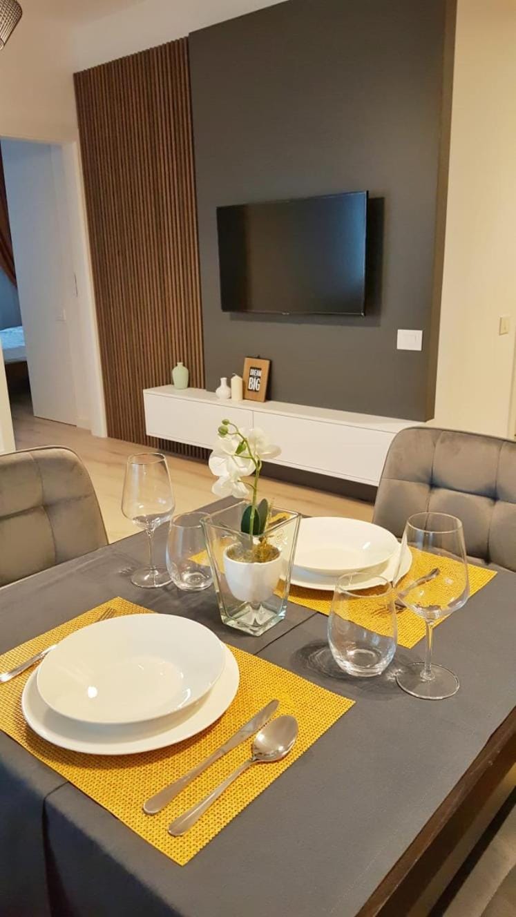 NOEMA Apartment - Central 2 Bedrooms & free parking Apartment in Hungary