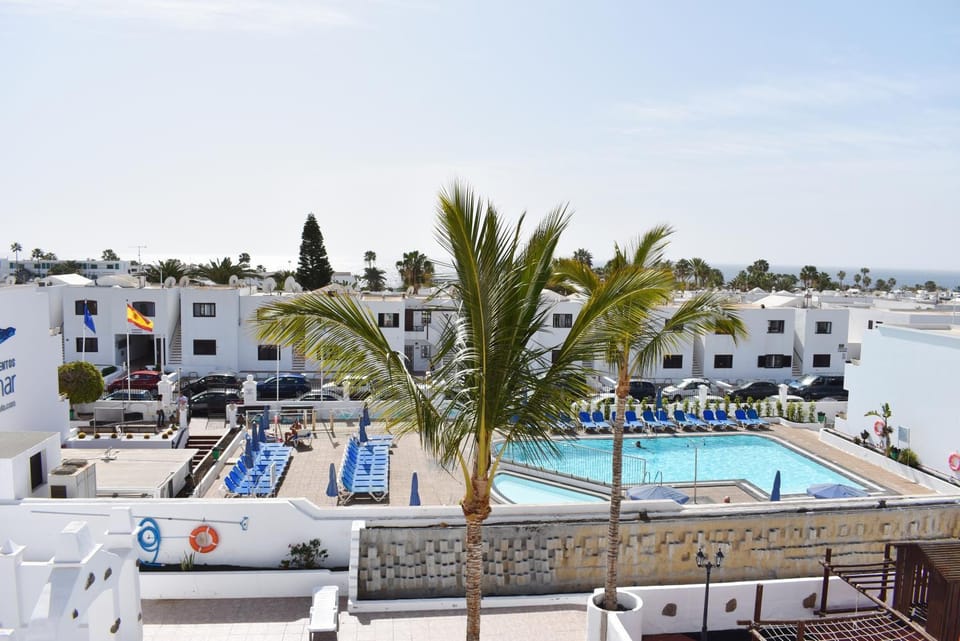 Day, Natural landscape, Pool view, Sea view, Swimming pool, Location, Quiet street view, sunbed