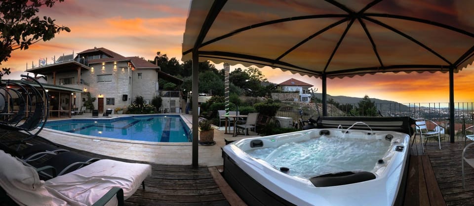 On site, Time of day, Sunset