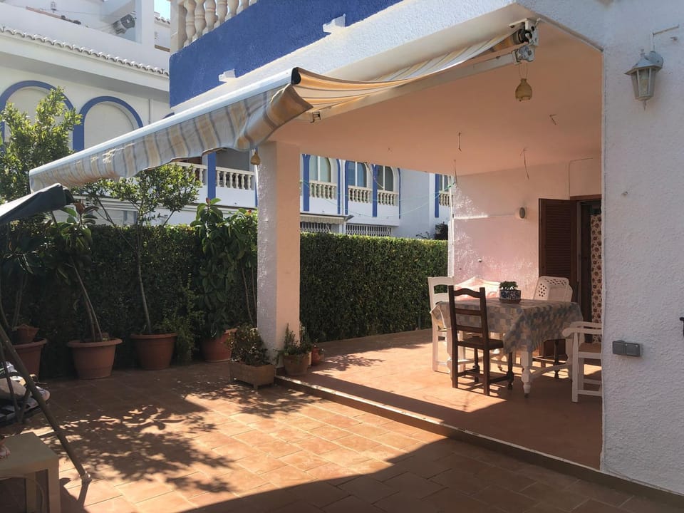 Patio, Facade/entrance