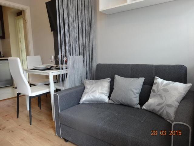 Living room, Photo of the whole room, Seating area, Dining area