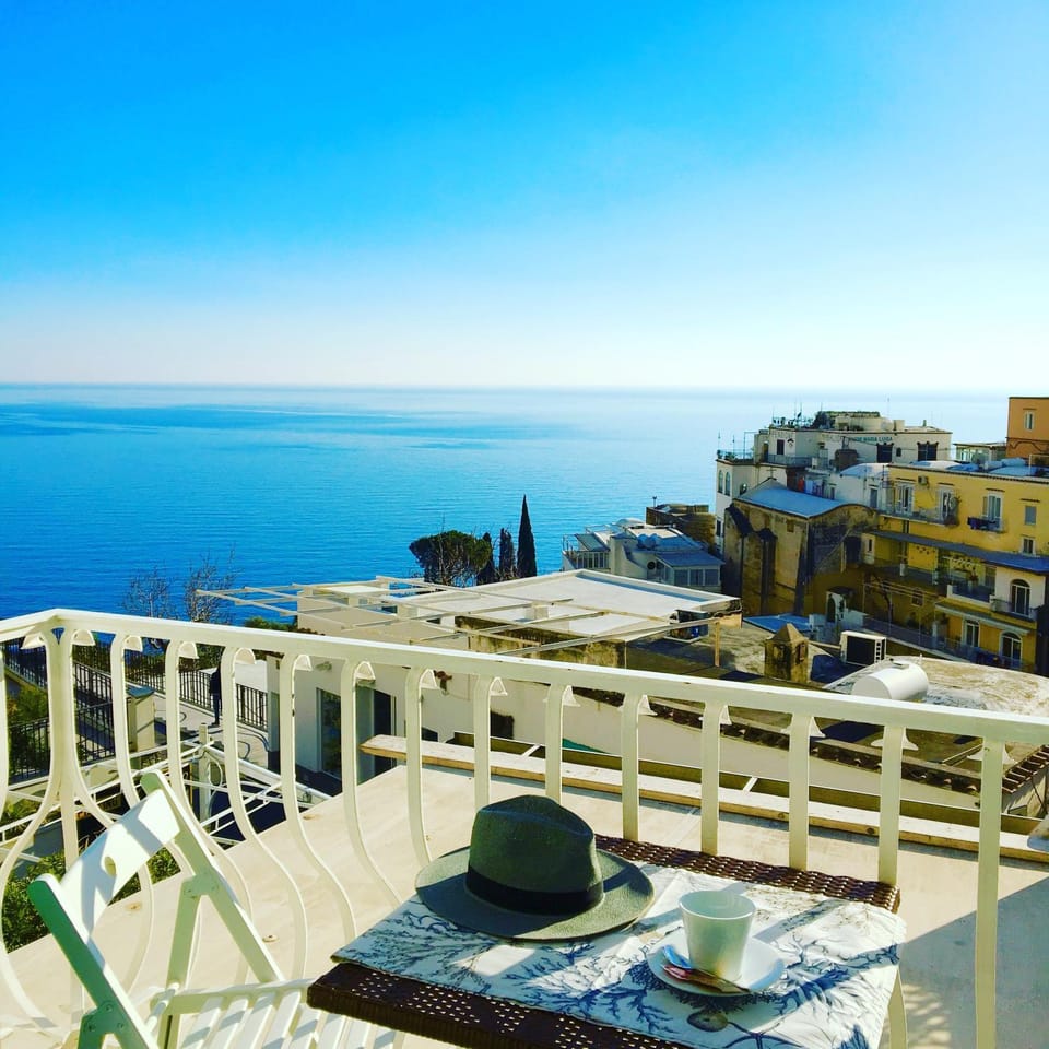 City view, Sea view