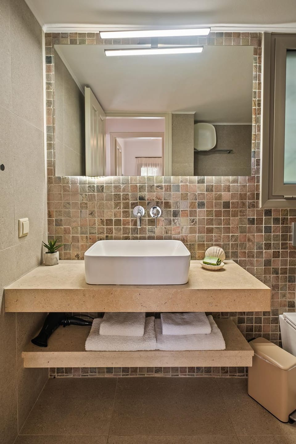 Bathroom, towels