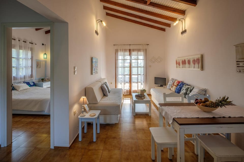 Living room, Dining area, Bedroom