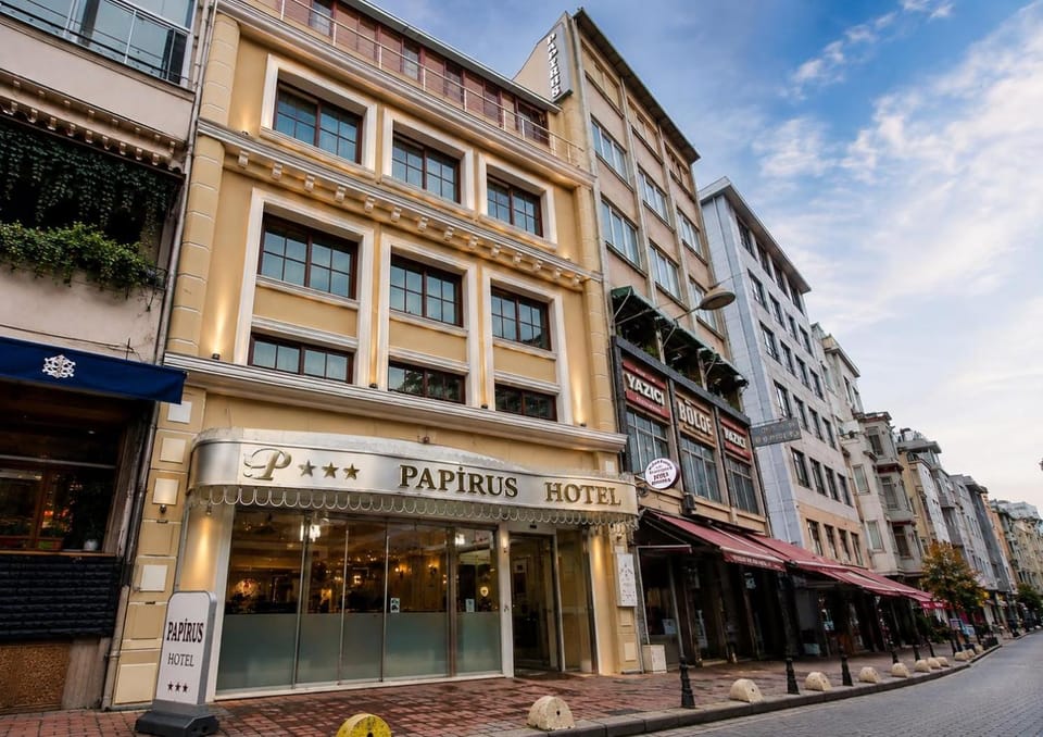 Property building, Facade/entrance