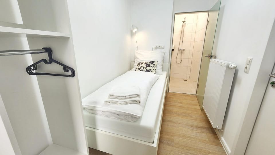 Bed, Bedroom, towels, wardrobe