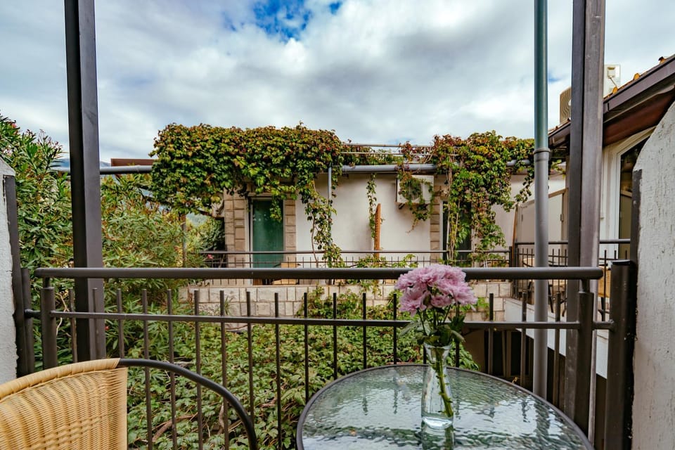 Property building, View (from property/room), Balcony/Terrace