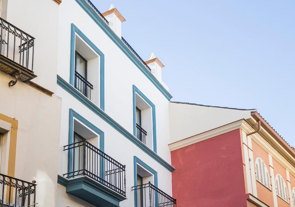 Property building, Facade/entrance, Balcony/Terrace