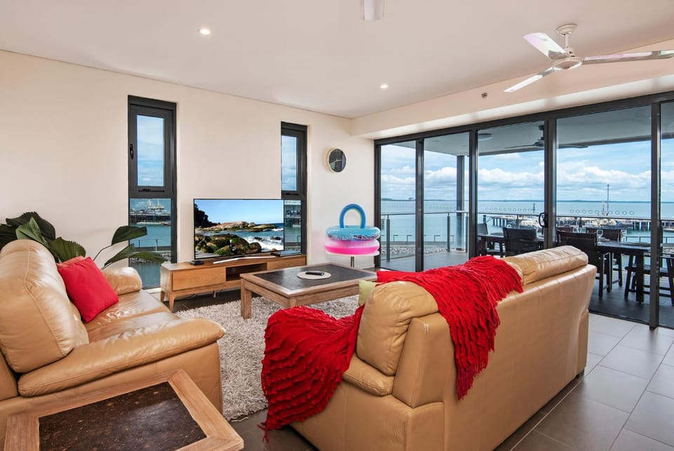 View (from property/room), Balcony/Terrace, Living room