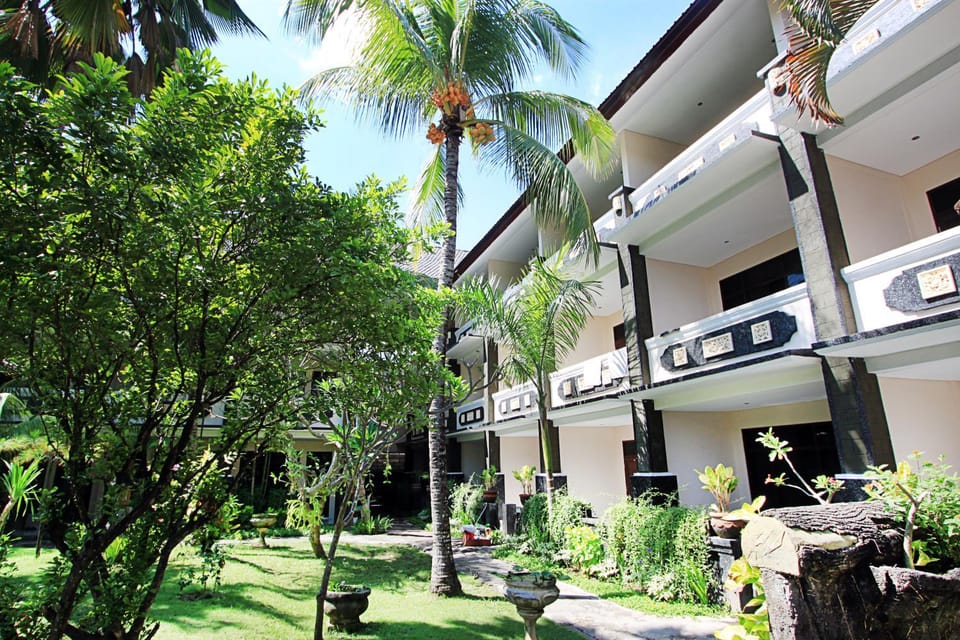 Facade/entrance, Garden