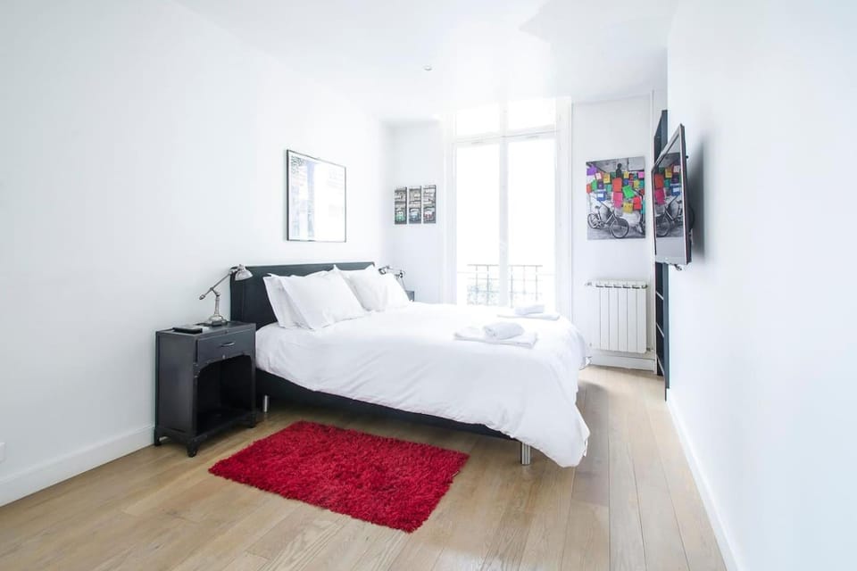 Gorgeous Paris Eiffel Tower Apartment in Paris