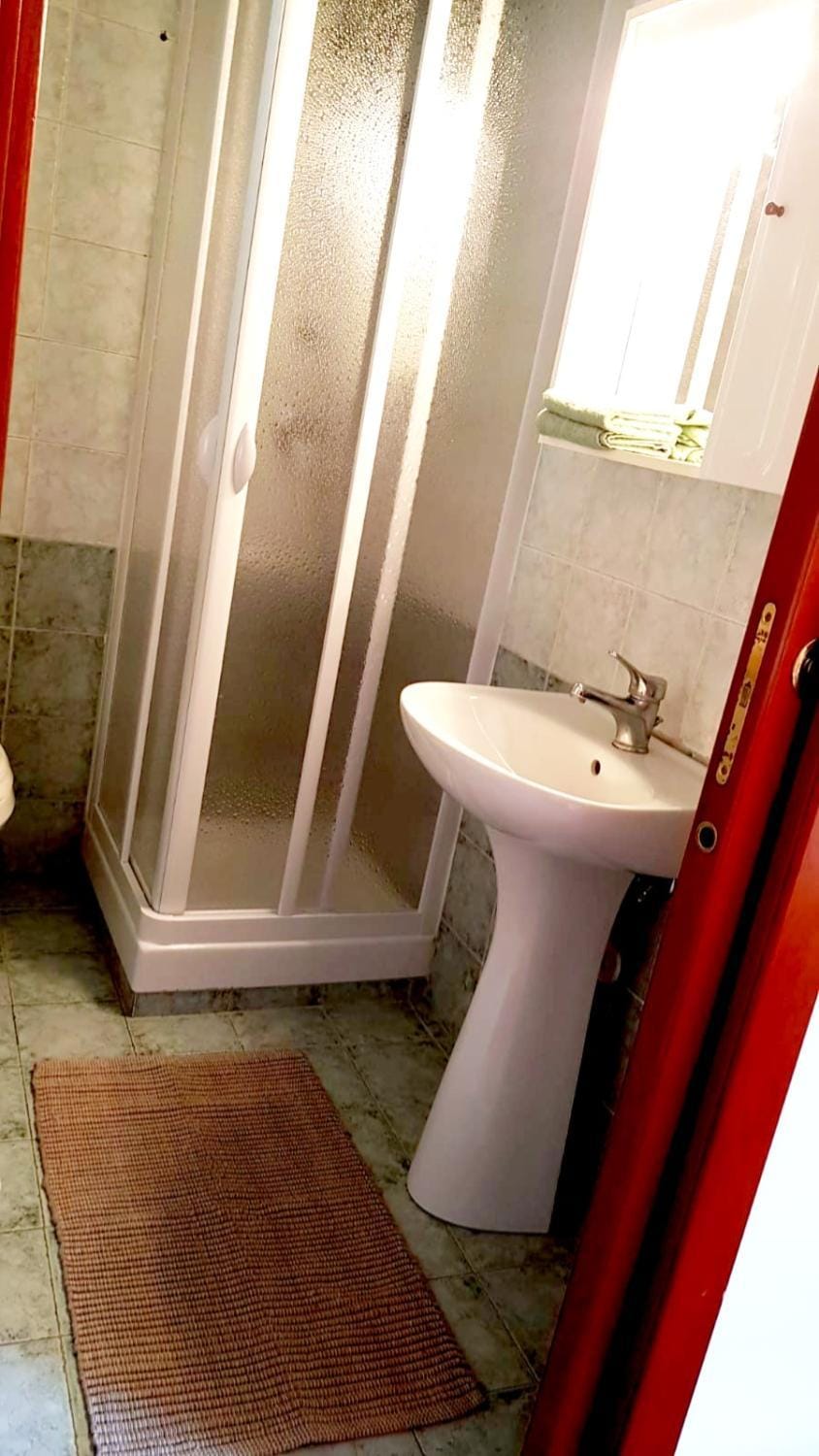 Shower, Bathroom