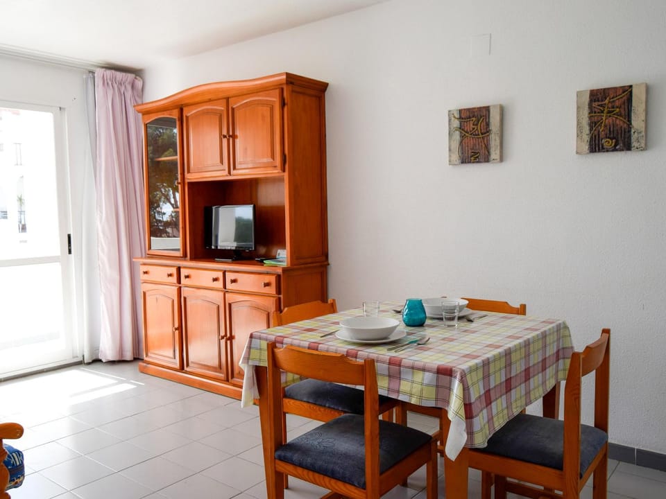 TV and multimedia, Living room, Dining area