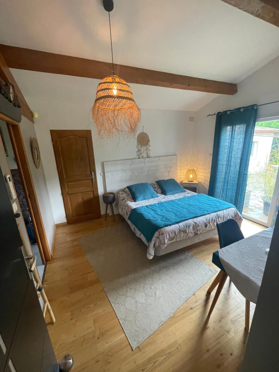 Photo of the whole room