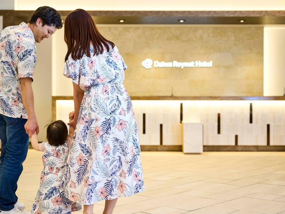 People, Lobby or reception, Guests, children, group of guests, Family