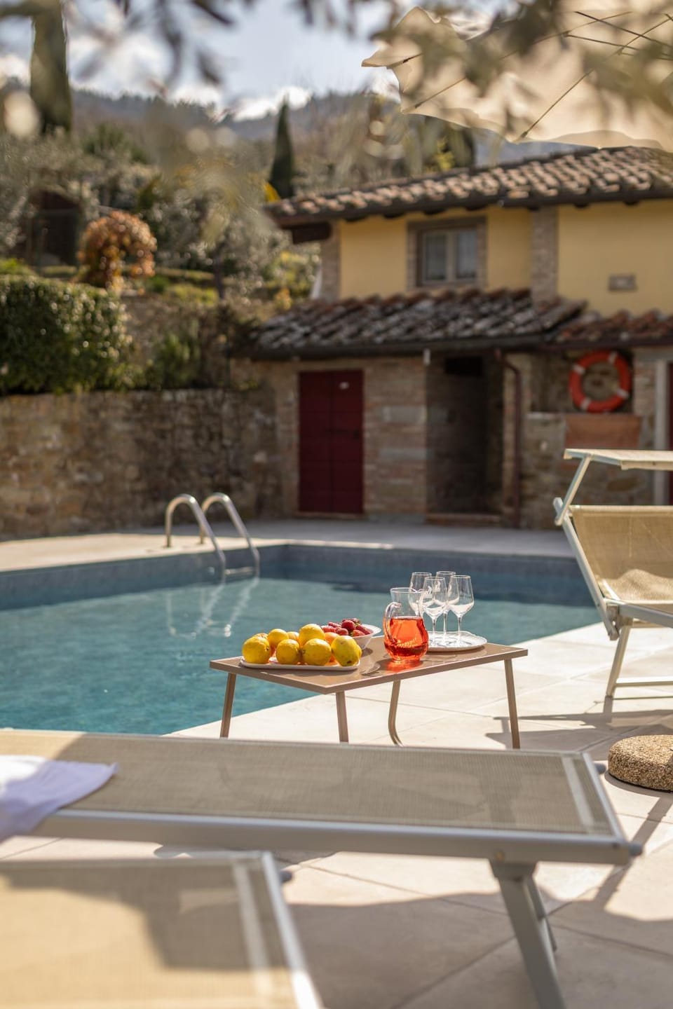 Swimming pool, sunbed