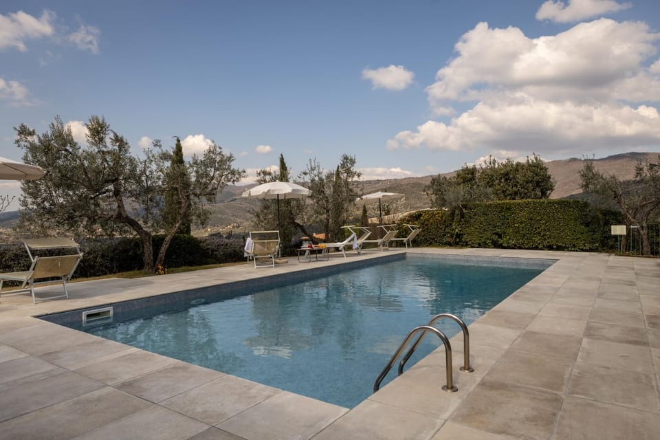 Day, Swimming pool, sunbed