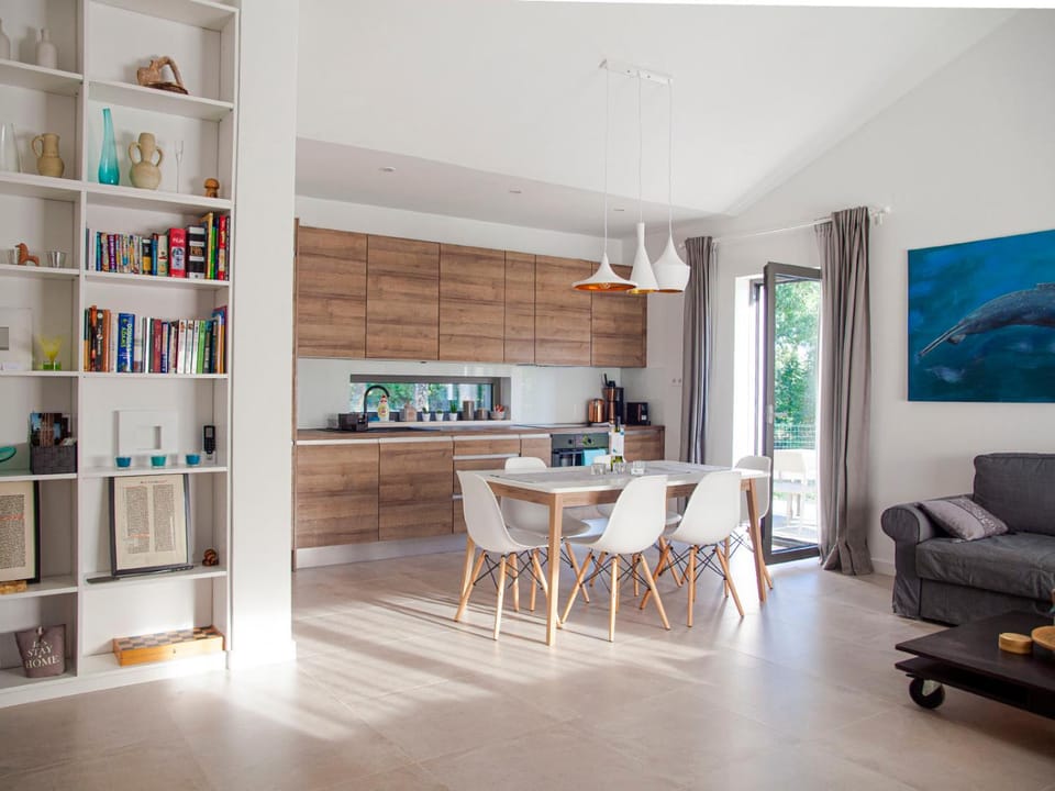 Library, Kitchen or kitchenette, Living room, Seating area, Dining area