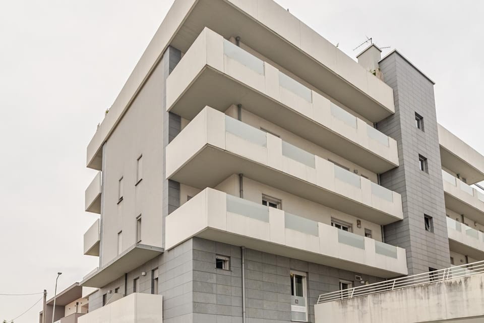 Property building, Day, View (from property/room), Balcony/Terrace