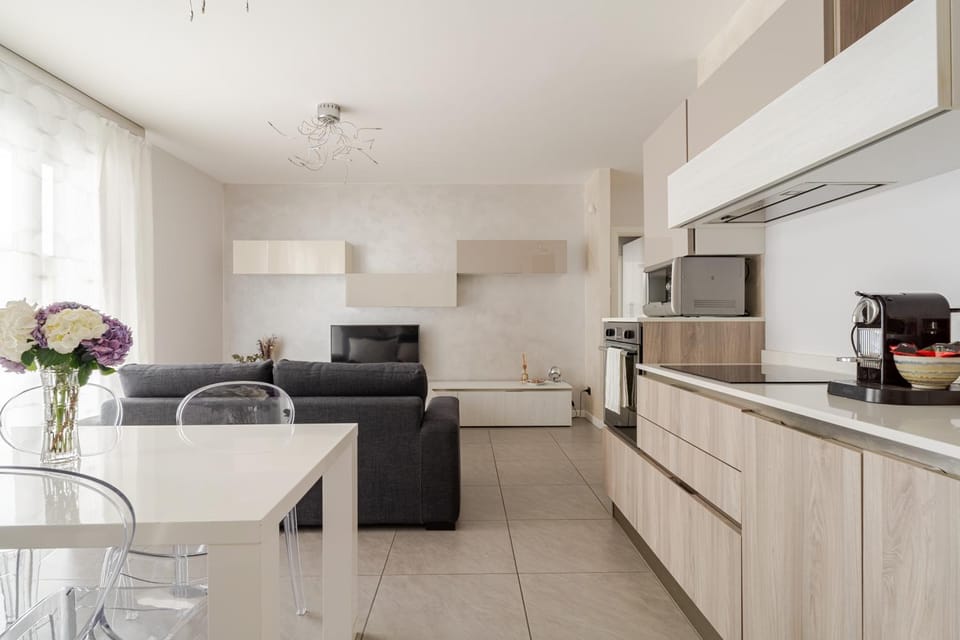 Coffee/tea facilities, Kitchen or kitchenette, Living room, Seating area, Dining area, dishwasher, oven, stove