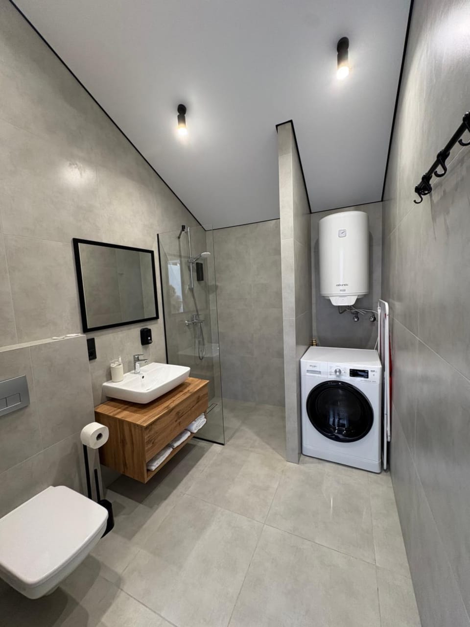 Shower, Toilet, Bathroom, washing machine