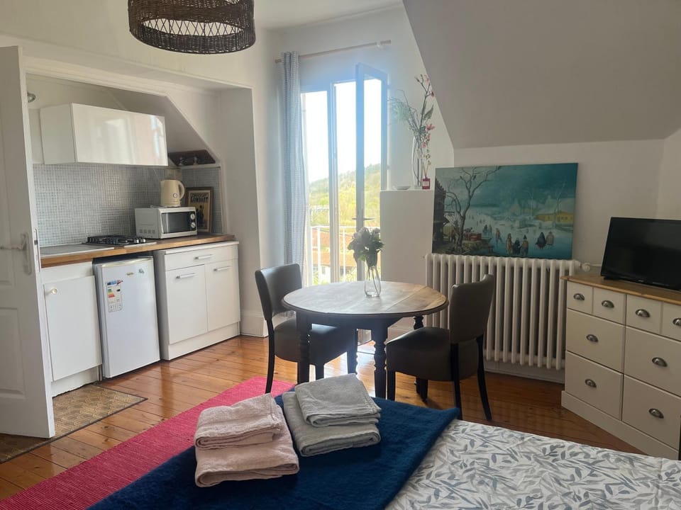 LA ROSERAIE DE ST REMY Apartment in Bourgogne-Franche-Comté