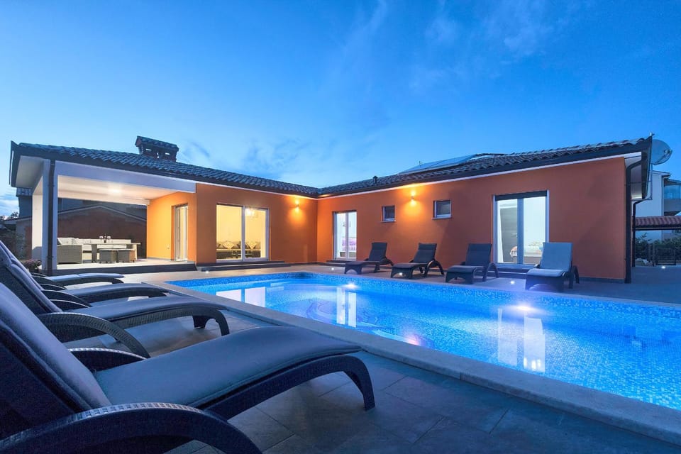Property building, Night, Swimming pool, sunbed