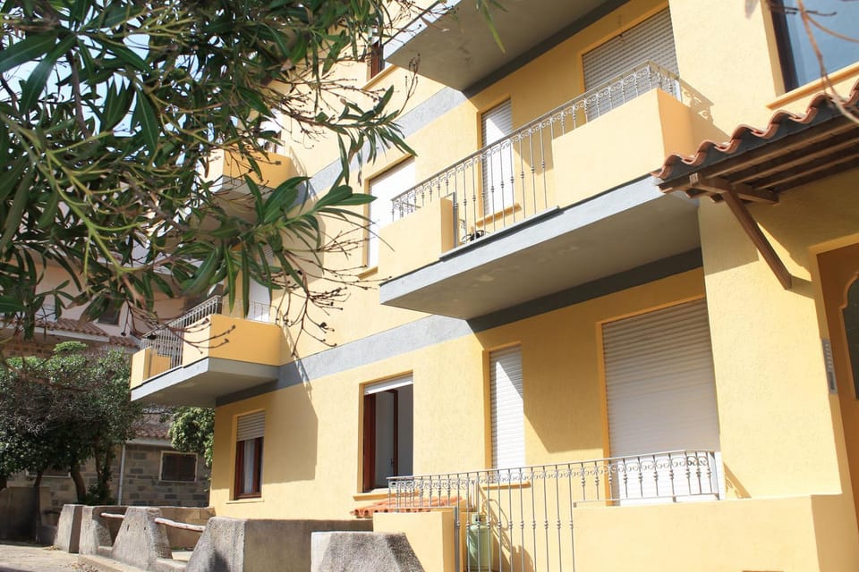 Property building, Facade/entrance