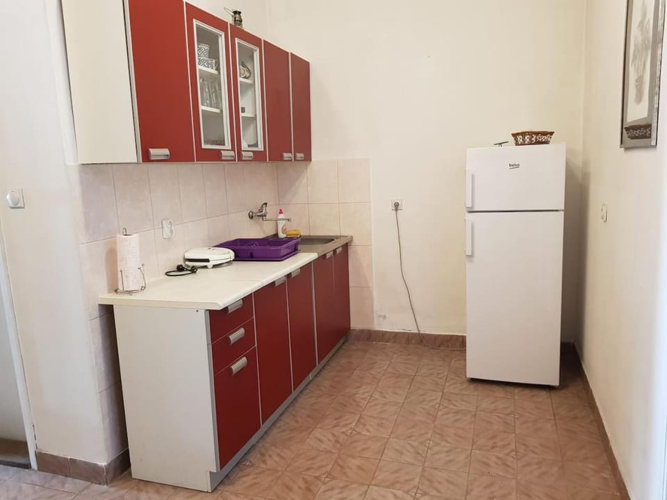 Kitchen or kitchenette, kitchen