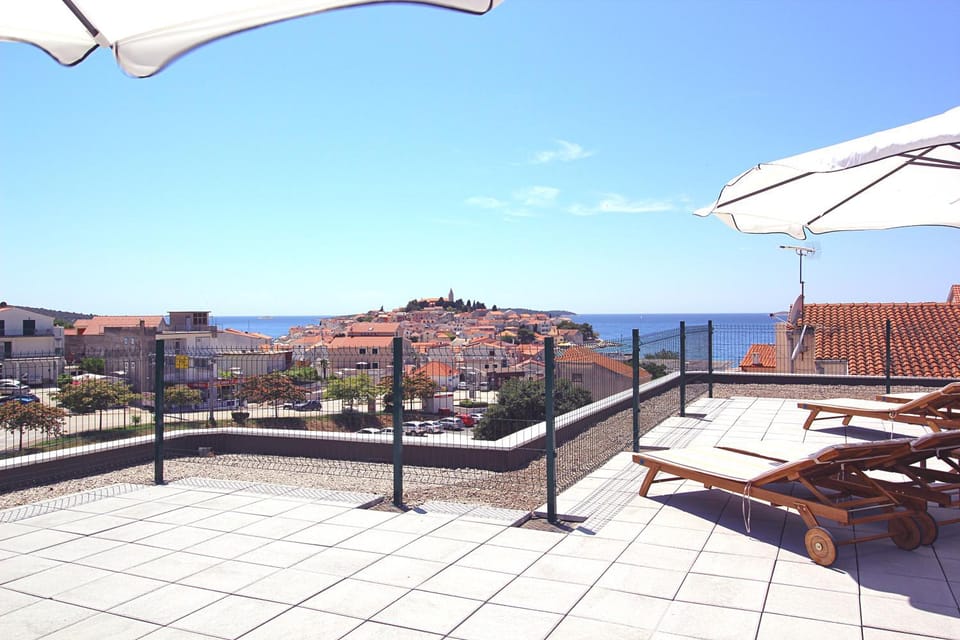 City view, Sea view